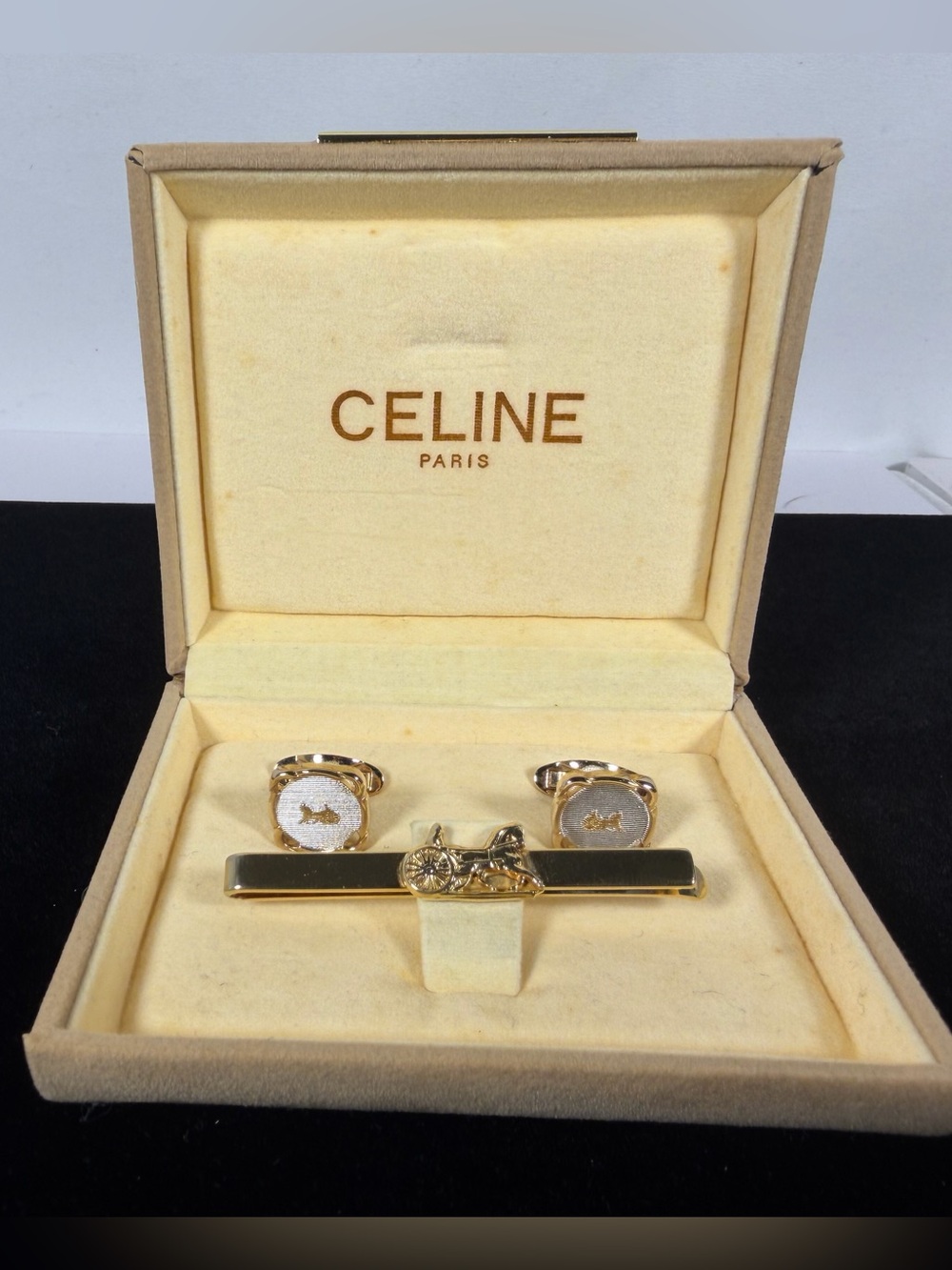 9005: Vintage Celine Paris Horse Carriage Cufflinks & Tie Bar Set with Box